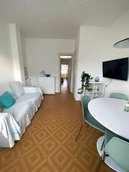 Appartamento In Pieno Centro - 500 Metri Dal Mare. Viareggio Apartamento